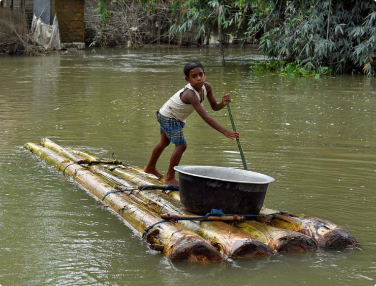 rescuehands-flood-safety-boy-affected-in-flood